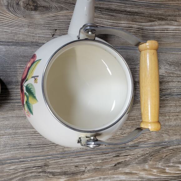 Vintage Apple Casuals Metal Tea Kettle & Lid, Wooden Handle - Picture 3 of 6